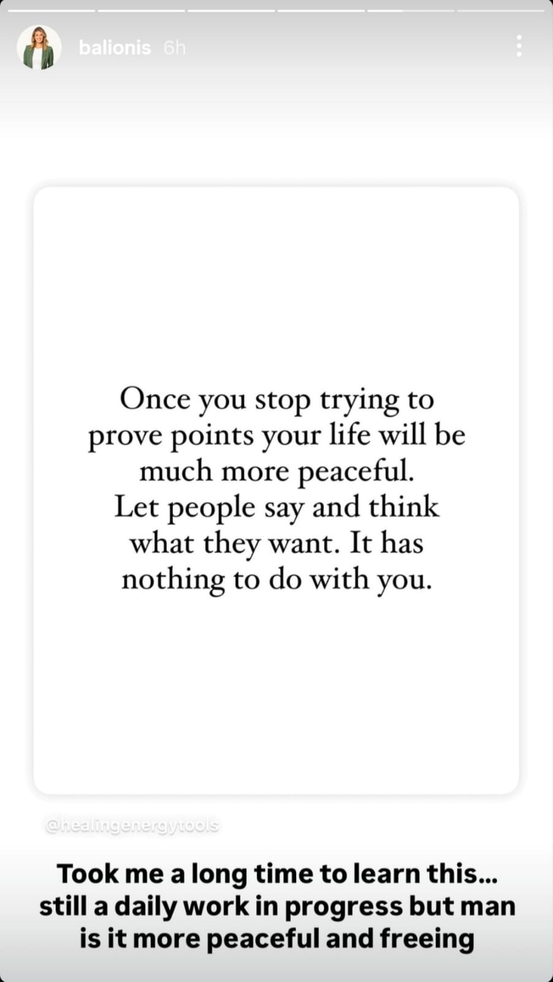 Amanda Balionis shares a motivational quote along with a message (via @balionis)